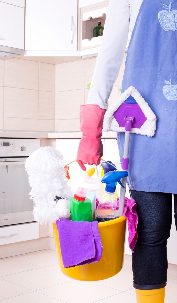 What are the advantages of choosing Clean Group for commercial cleaning?